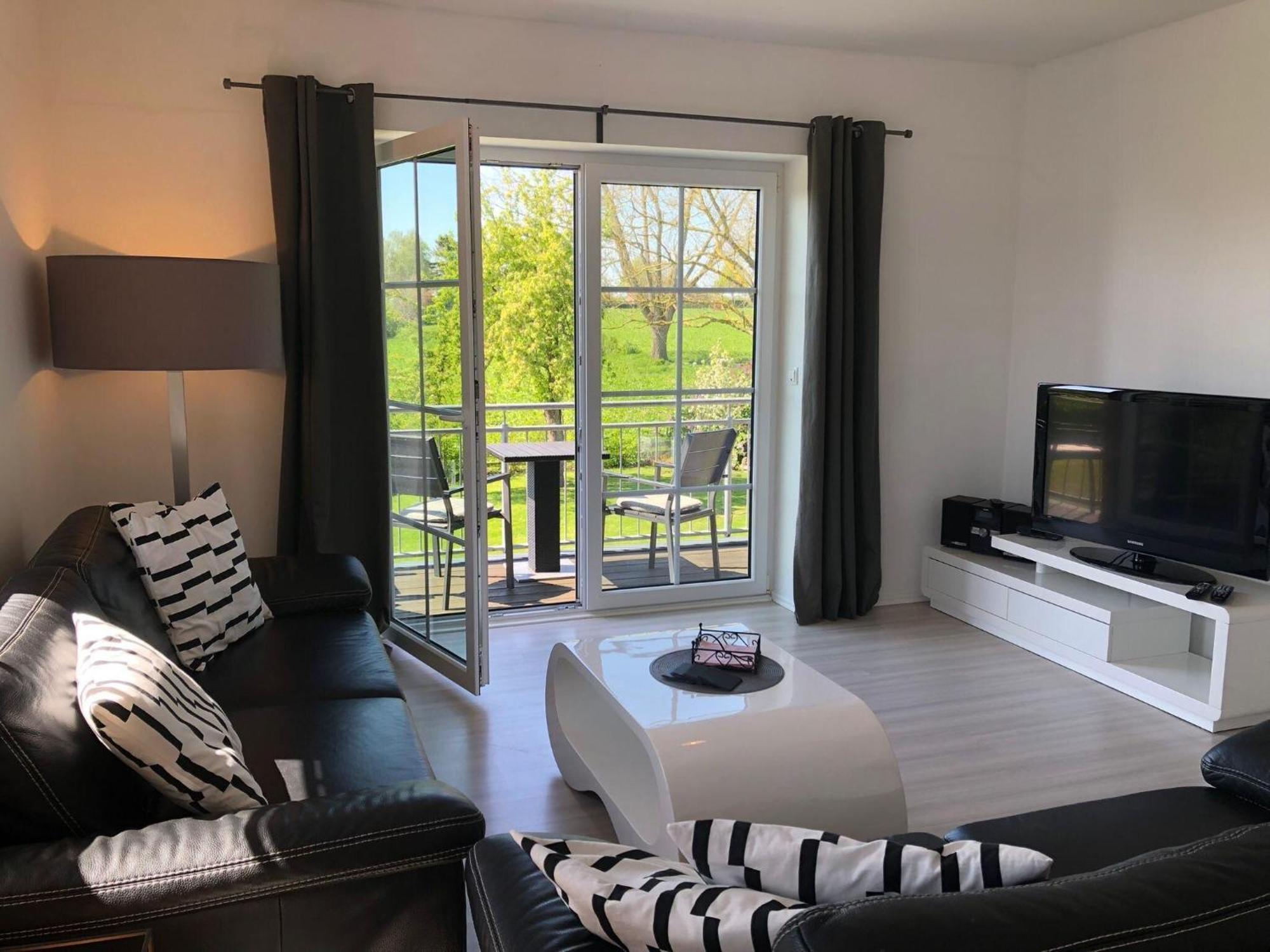 Charming Apartment In Oldenburg In Holstein With Terrace Eksteriør billede